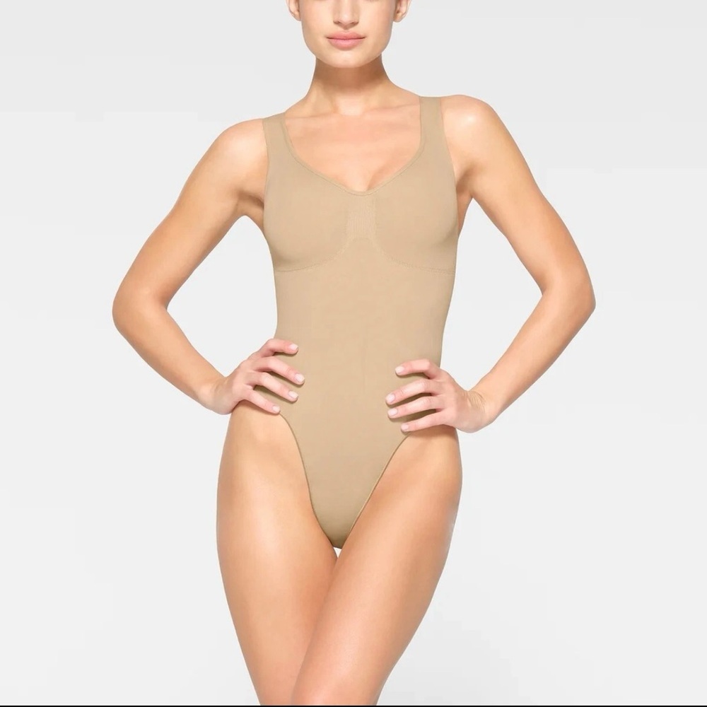 Skims Seamless Sculpt Scoop Neck Shapewear Thong Bodysuit